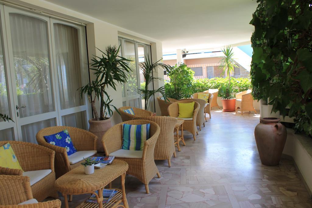Albergo Punta De L'Est Francavilla Al Mare Exterior photo